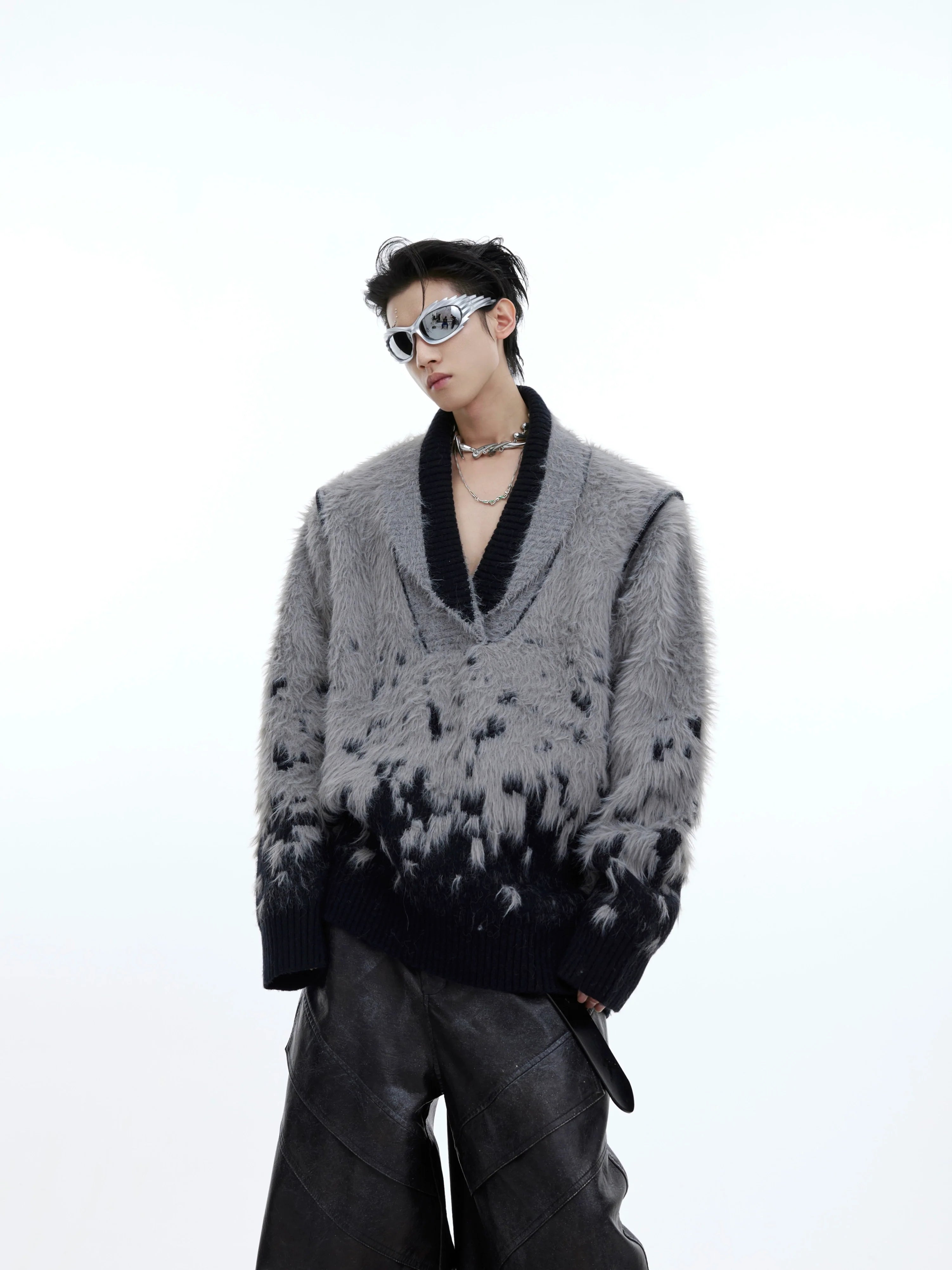 CulturE Contrast Textured V-Neck Sweater