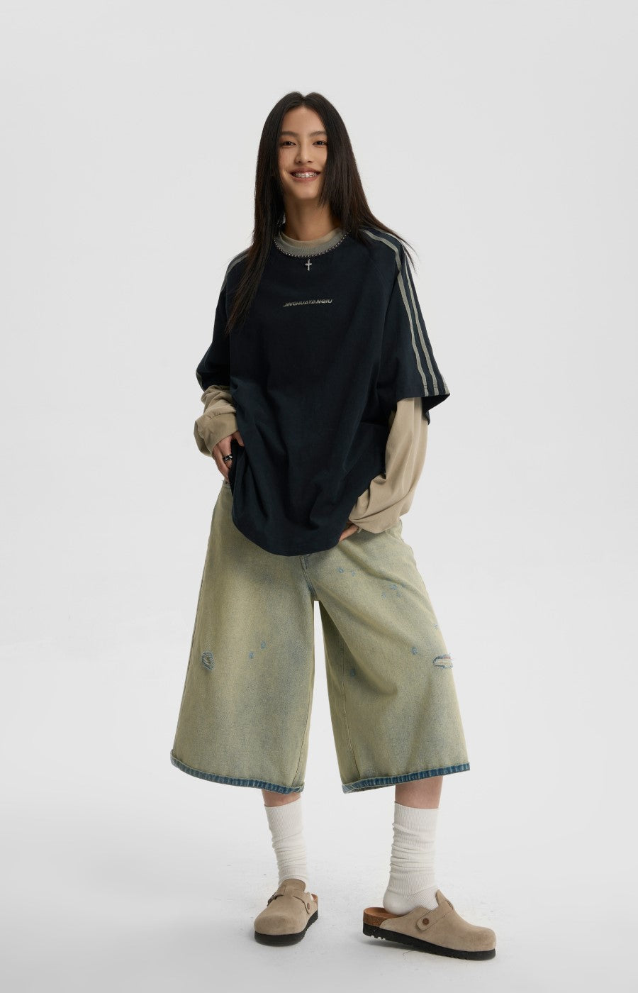 JHYQ Capri Cut Light Wash Denim Shorts