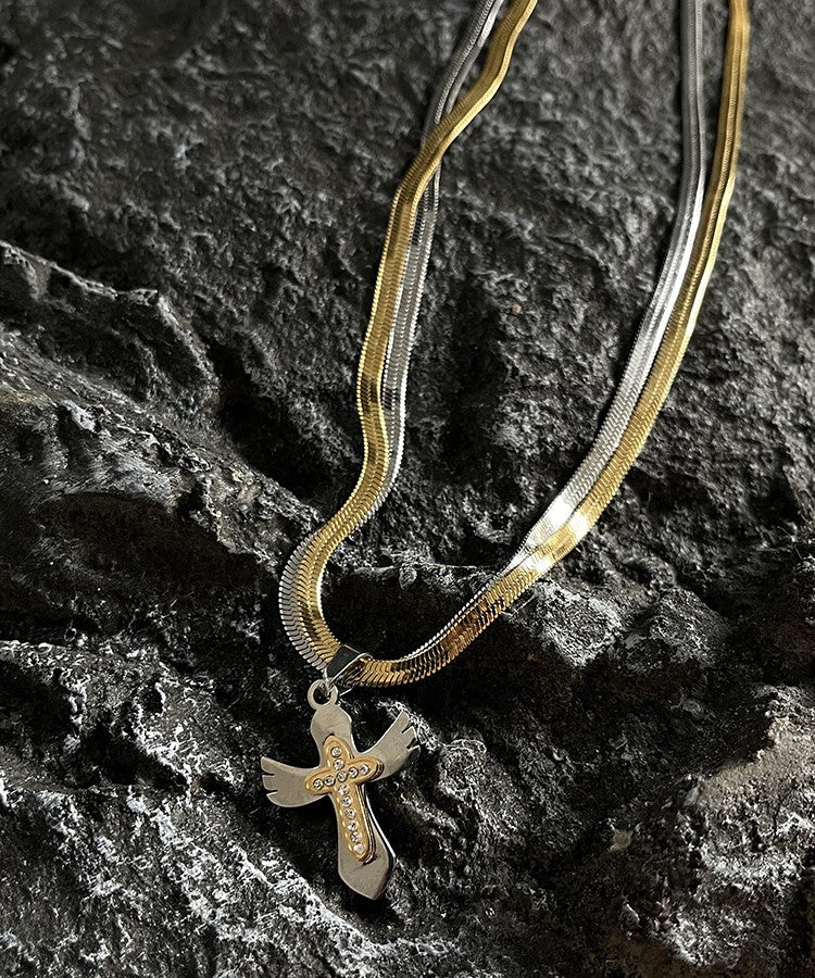 HEIMA Two-Tone Cross Necklace