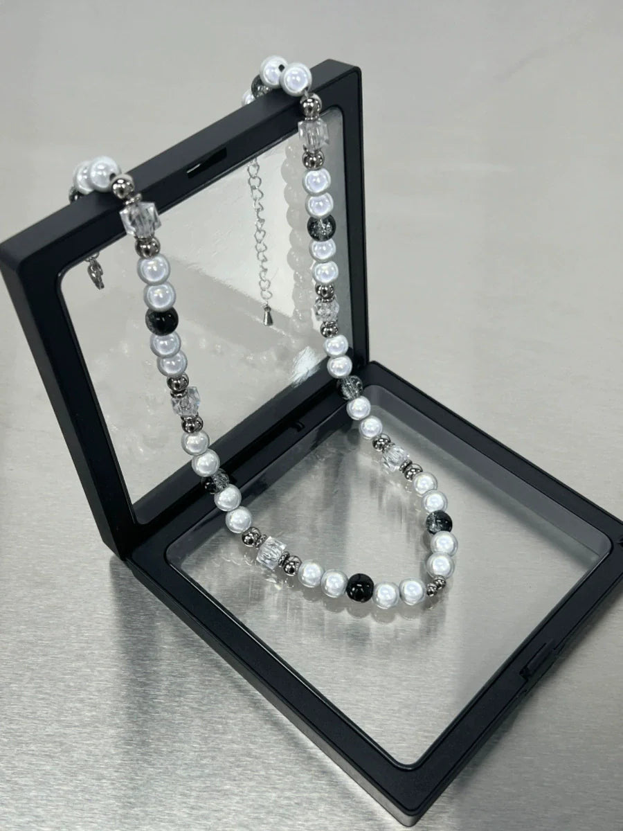 MINBIN Monochrome Pearl Necklace